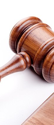 Immagine simbolica: martello per asta